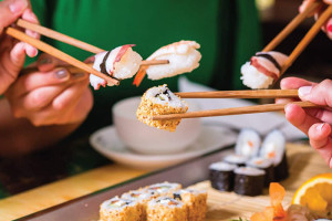 ¿Por qué su restaurante necesita palillos de bambú desechables? ¿Cómo elegir el proveedor adecuado de palillos?
