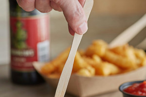 如何为你的汉堡和薯条店制作定制木制炸薯条叉