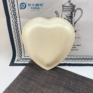 Platos de madera desechables en forma de corazón al por mayor | Bandeja de madera de abedul con forma de corazón para bodas