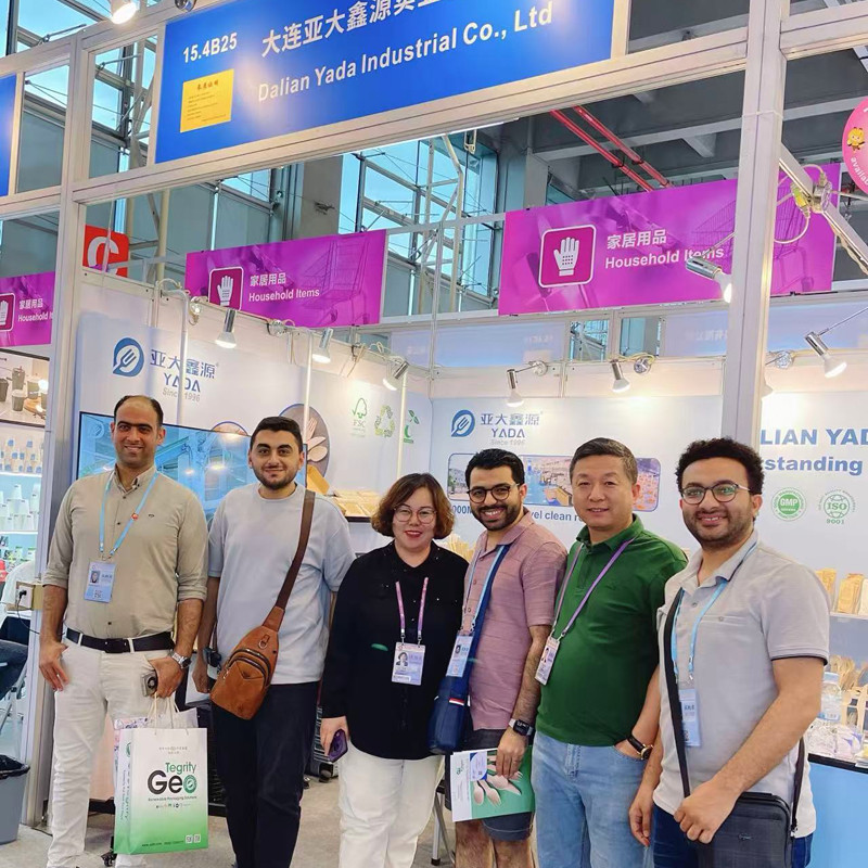 La 137ª Feria de Cantón: Conectando al mundo con la artesanía ambiental y superando las expectativas