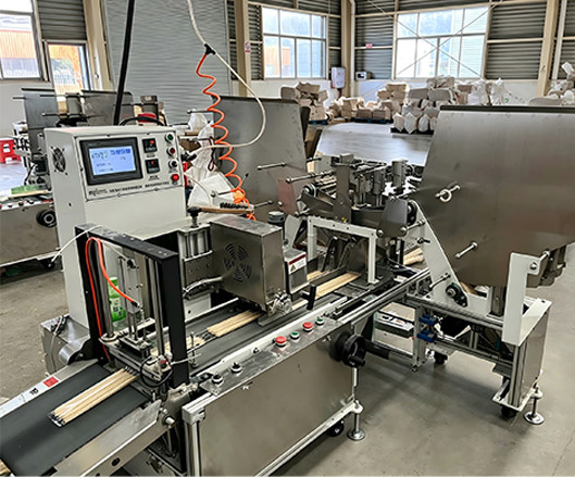 Automatic bamboo skewer packaging machine in operation