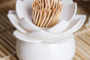 牙签是如何制作的？它们有何用途？