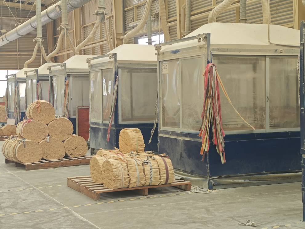 Bamboo polishing machine