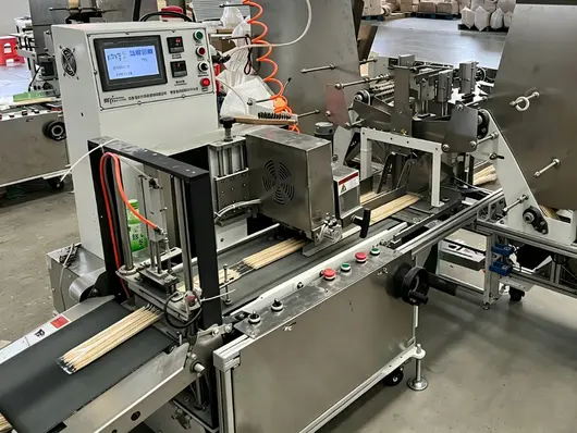 Automatic individual wrapping machine running custom stirrer orders