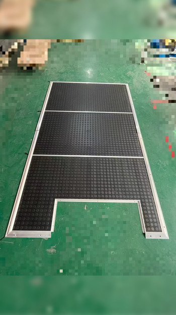 Safety mat in food processing equipment