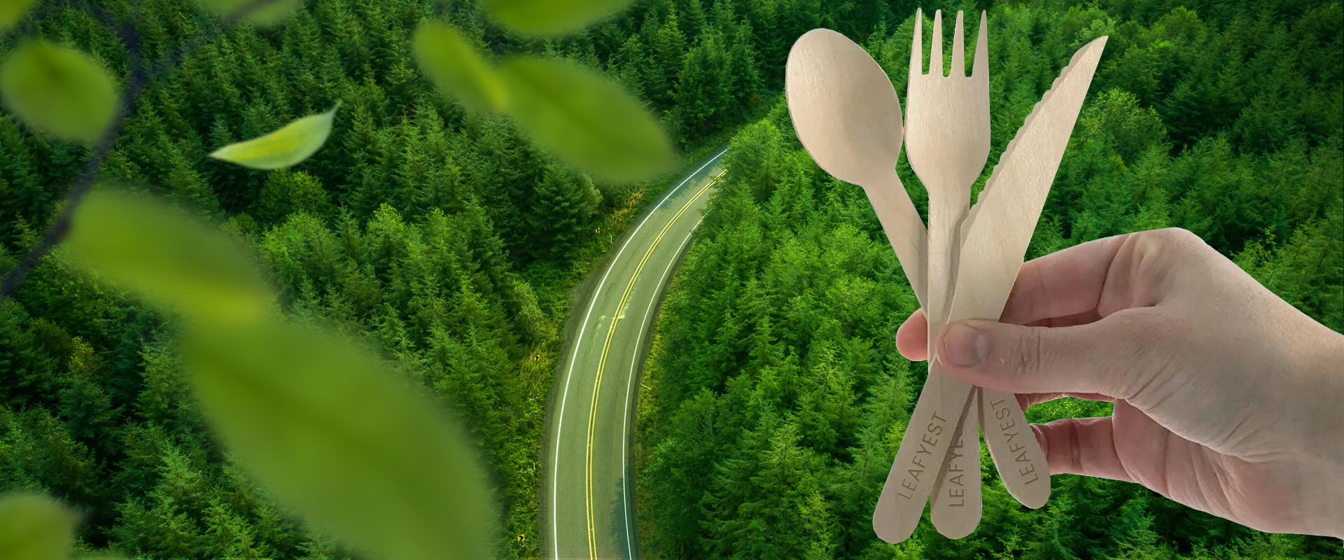 Custom compostable wooden plates by Leafyest