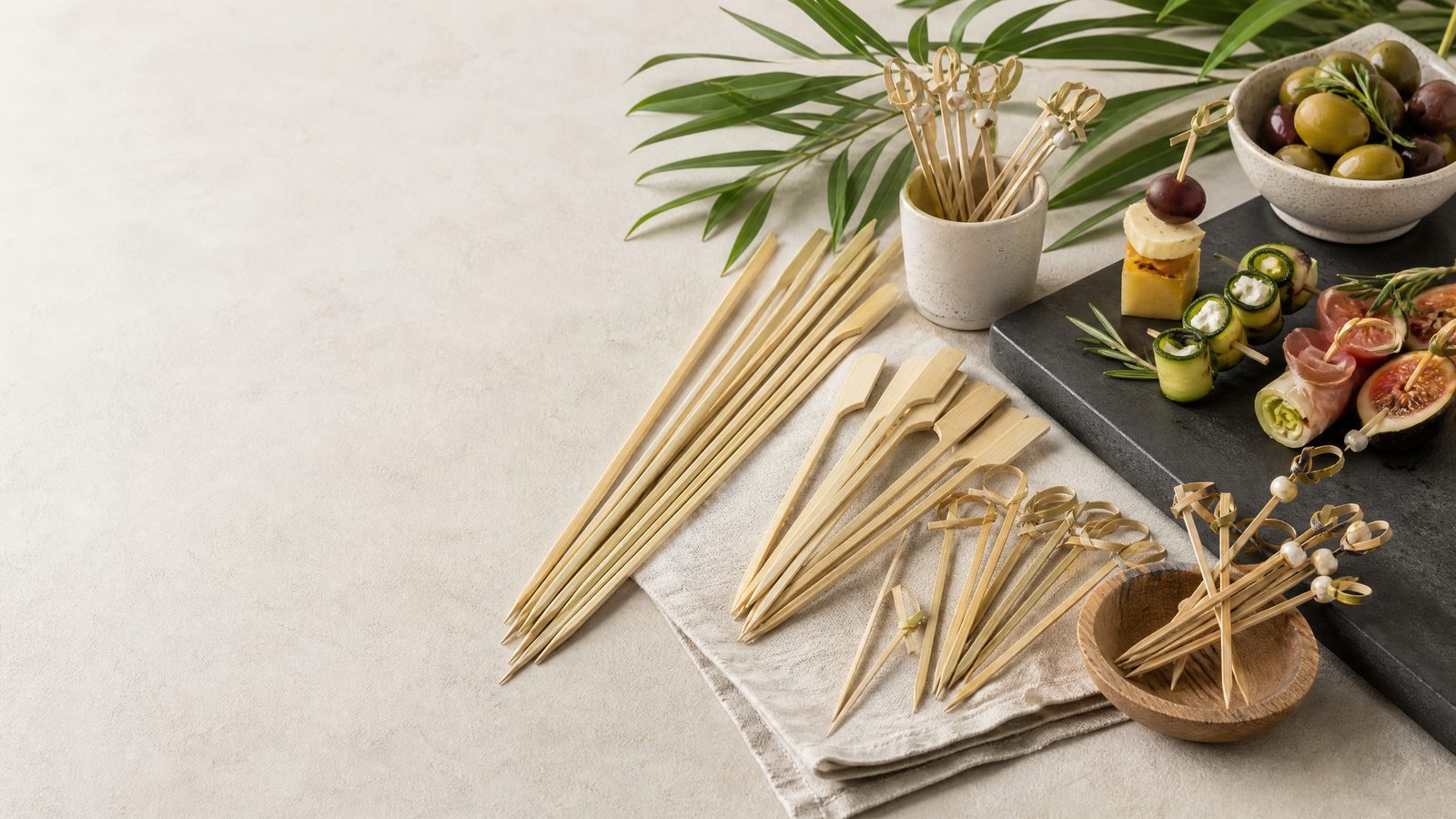 Short cocktail picks, medium appetizer skewers and long BBQ skewers serve different foodservice requirements