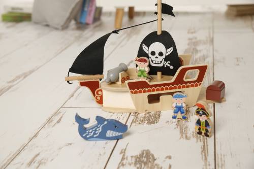 Forestoy Wooden Mini Pirate Ship Playset Pirate Toys Playset with Pirate Boat and Shark Figurines