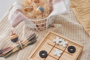 What are the traditional wooden games?