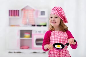 Wooden Pretend Play Toys: Unlocking Imagination & Development in Children