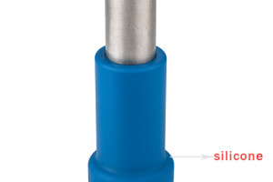 금속에 실리콘 오버몰딩을 적용하여 부식을 방지하는 방법