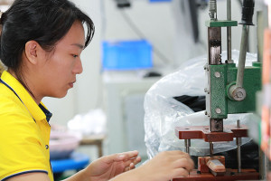 Top 7 Custom LSR Overmolding Solutions for High-Performance Automotive Connectors