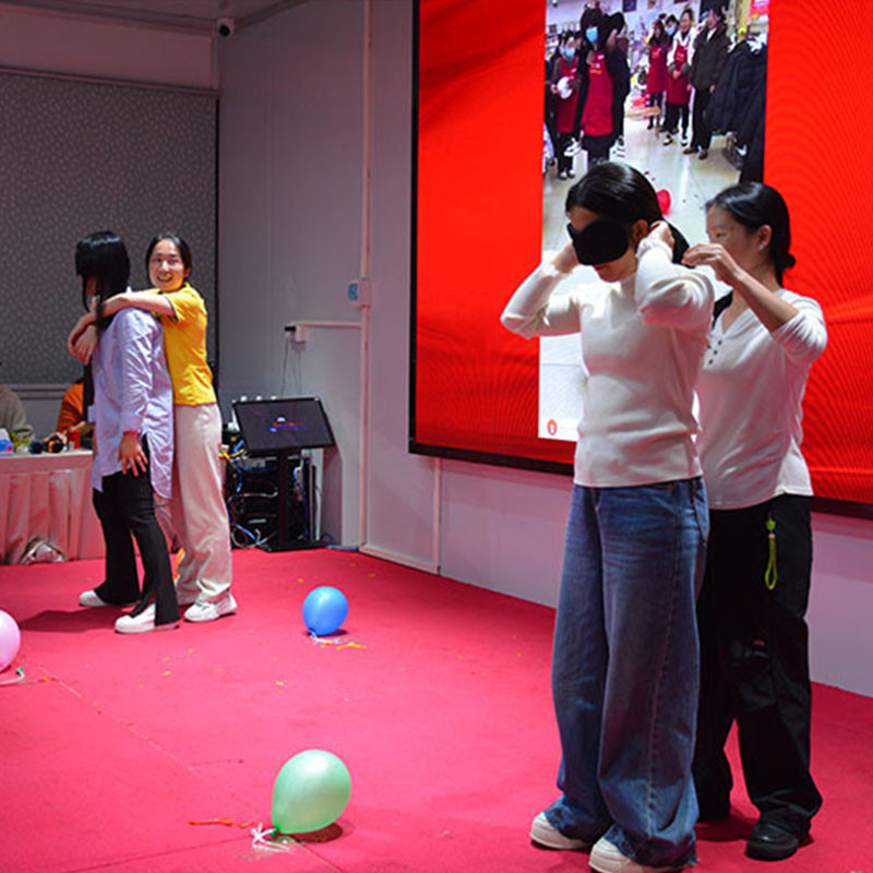 Blindfold Balloon Challenge