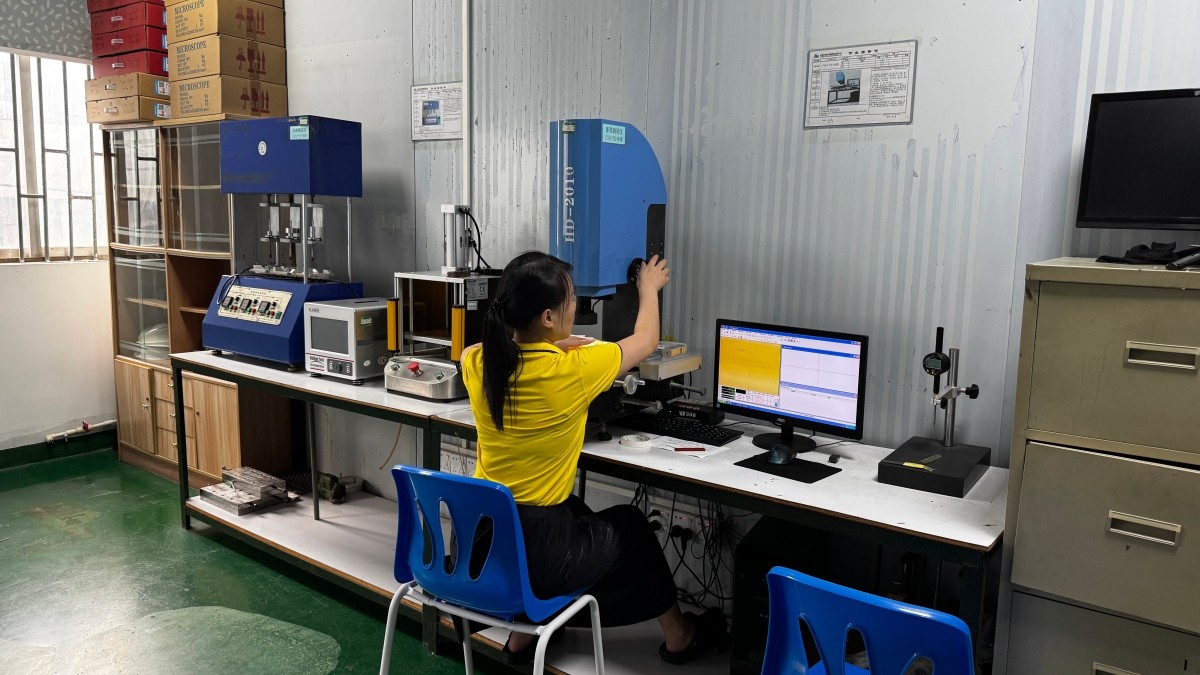 Optical module thermal silicone pad compression and thermal validation test