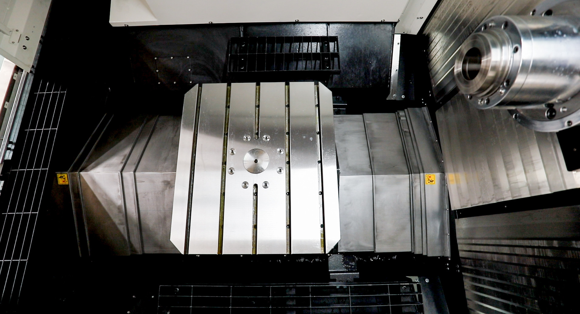The processing area is compact and there are no dead corners