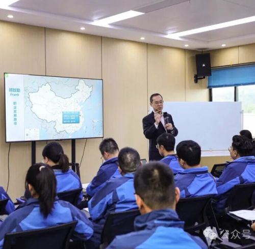 ZOPO CNC successfully held a special training on "Consultative Sales and Value Presentation"