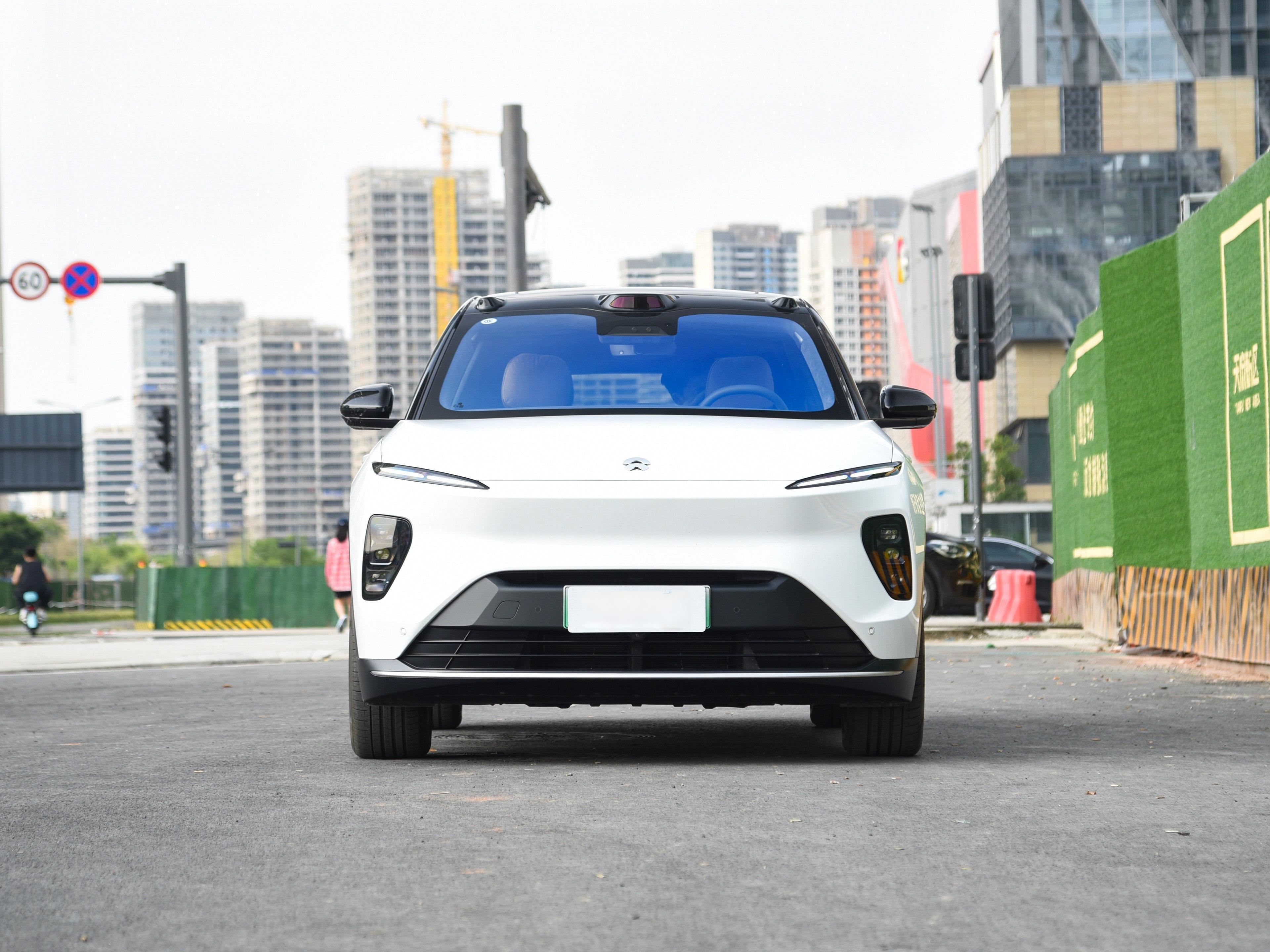 NIO ES8 2024 75kWh Executive Edition front