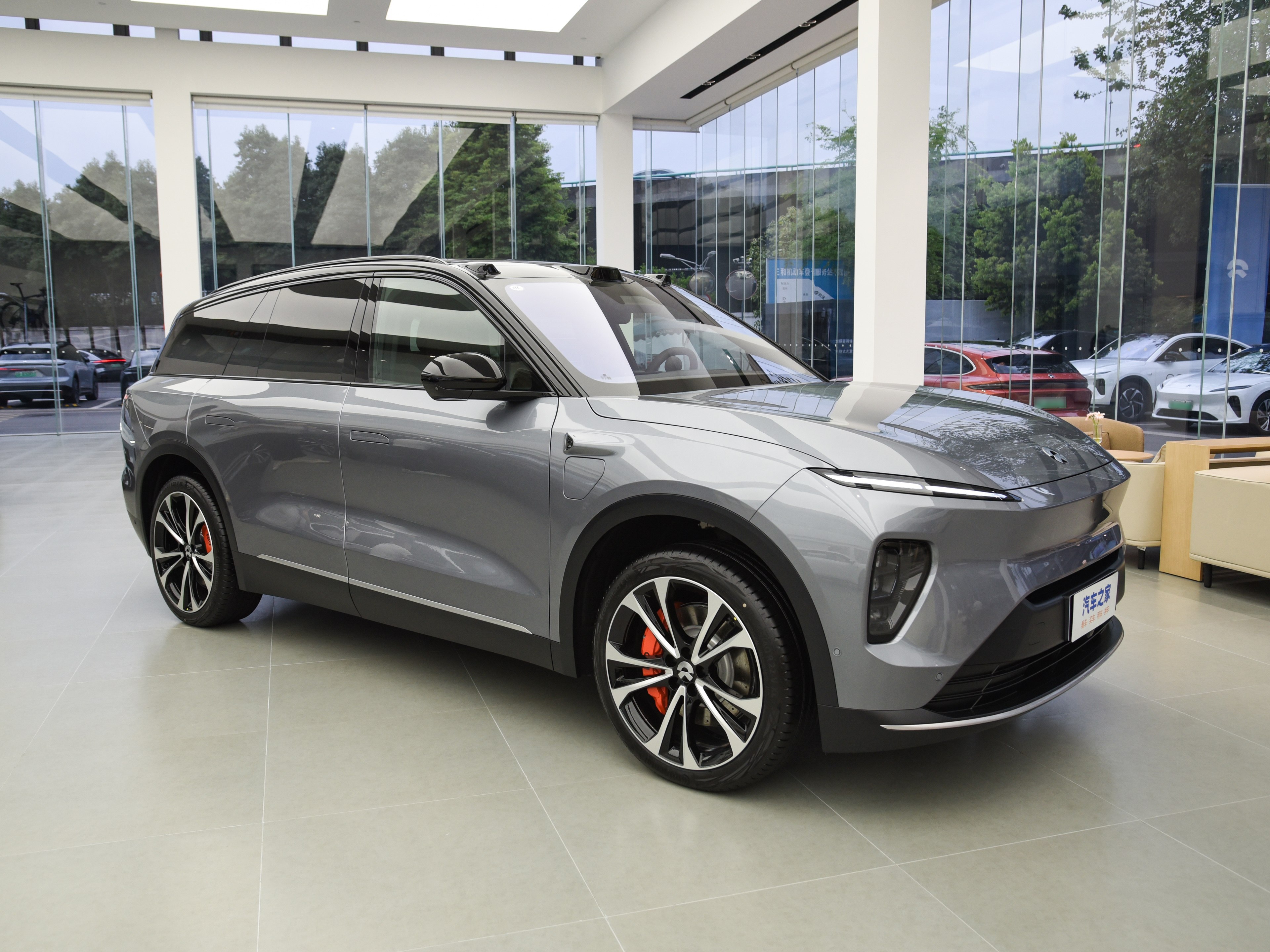 NIO ES8 2024 100kWh Signature Edition side