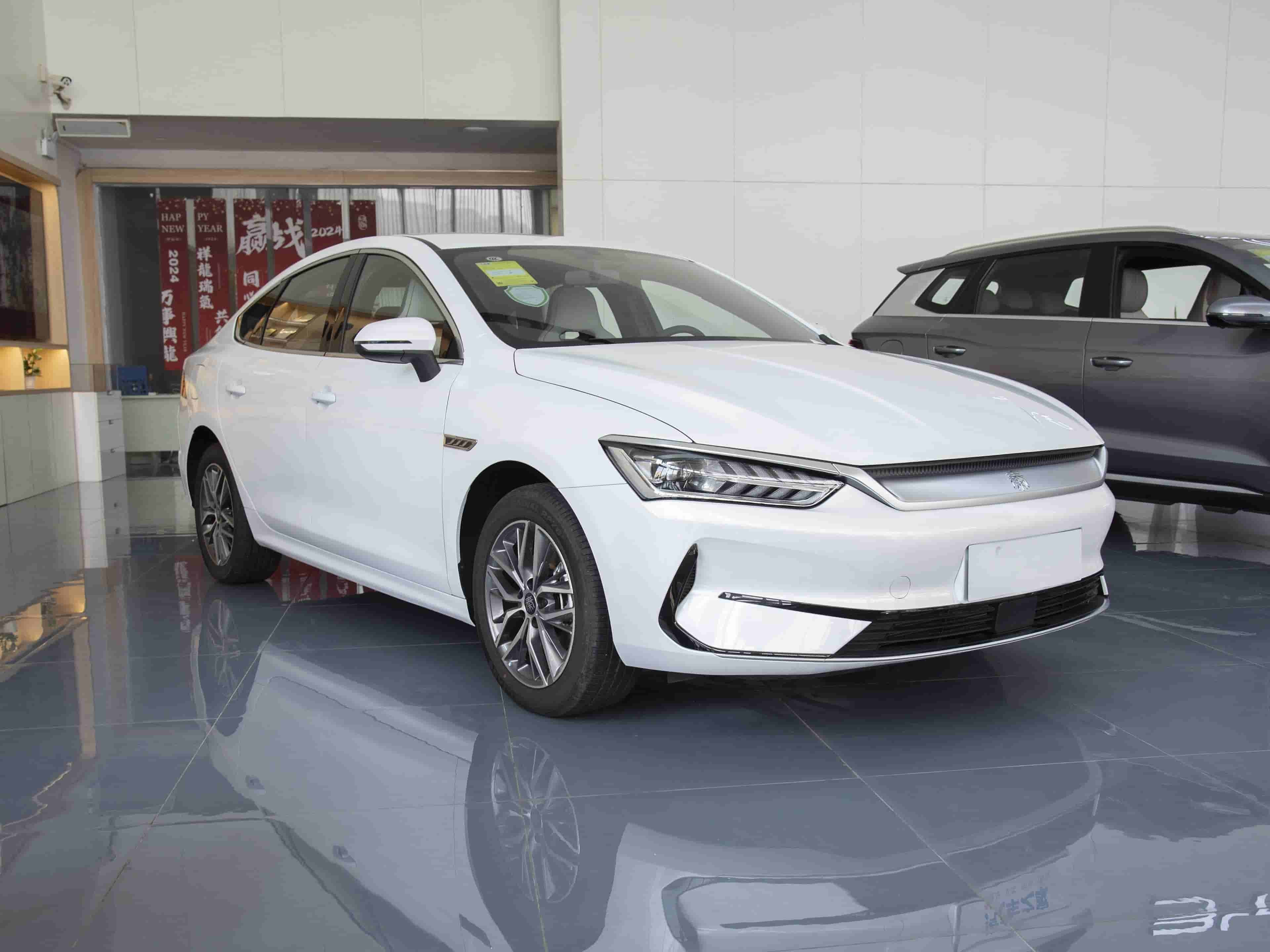 Qin PLUS 2024 Honor Edition EV 510KM leading model side2