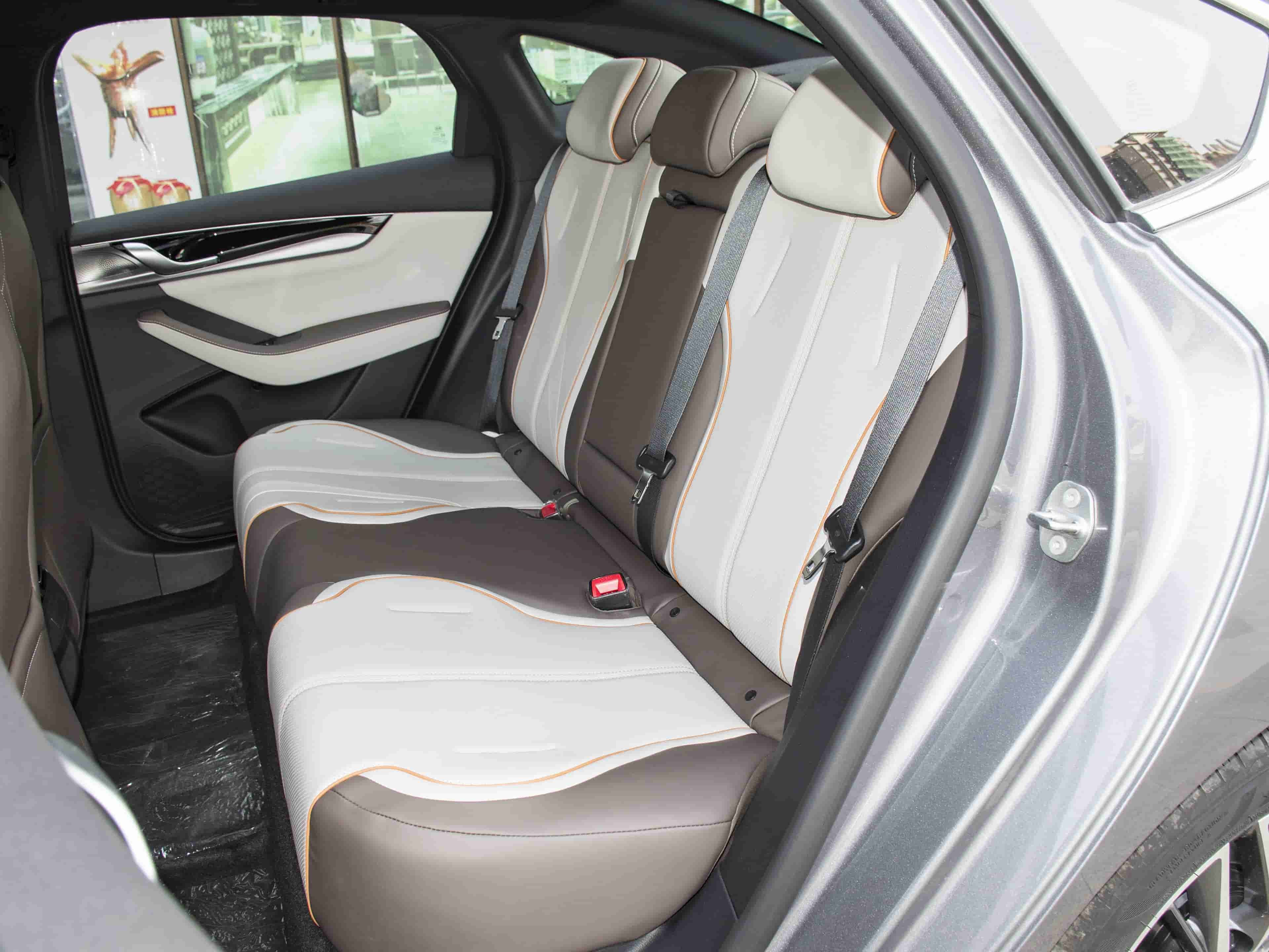 Qin PLUS 2024 Honor Edition EV 510KM leading model inside2