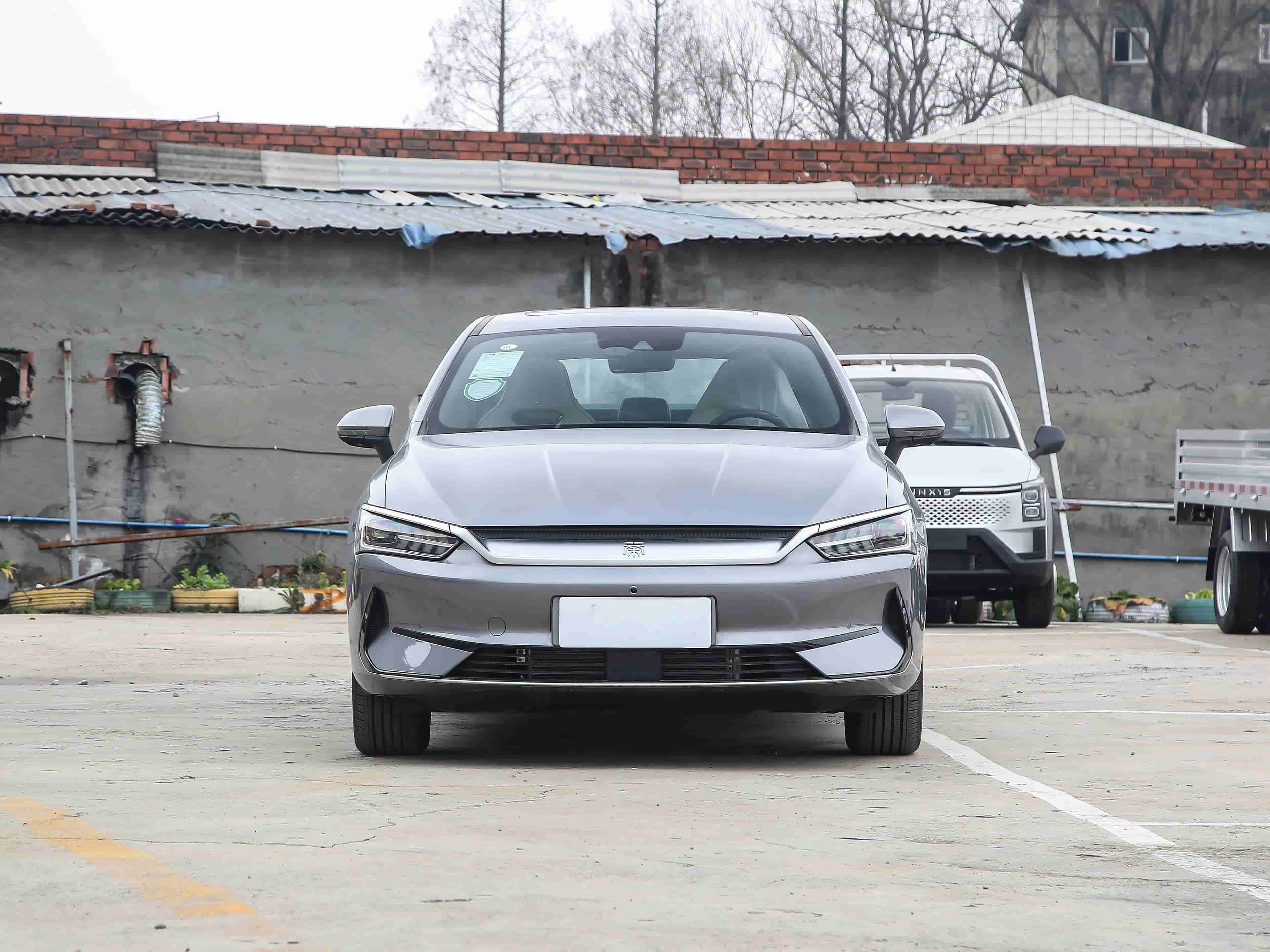 Qin PLUS 2024 Honor Edition EV 510KM Excellent Type front