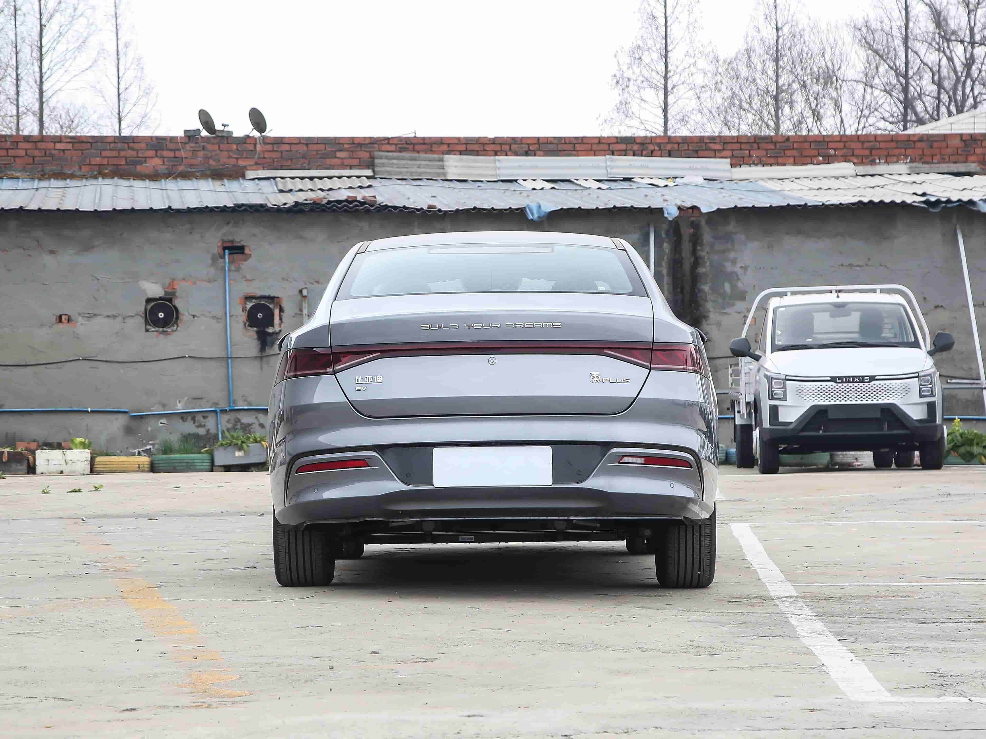 Qin PLUS 2024 Honor Edition EV 510KM Excellent Type back