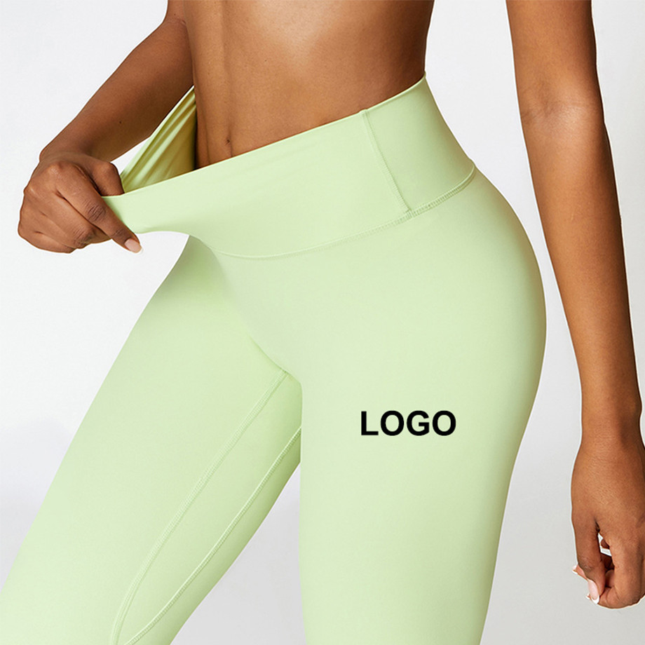 Yoga pants in high stretch fabric