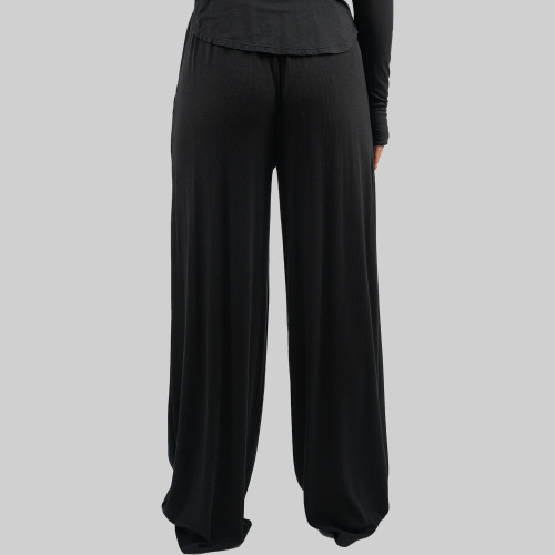 Custom Modest Active wear| Manufacturers customize Muslim trousers modern and practical