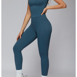 Custom Yoga Vest| Wholesale camisole tops for slimming, nude-feeling, contrasting colors