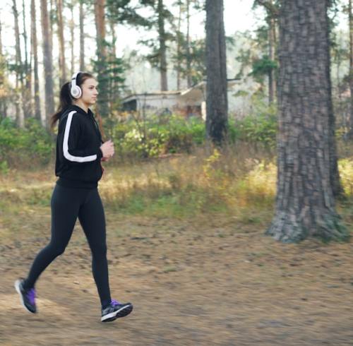 Beyond the Rack: The Ultimate Guide to Custom Modest Activewear for Unrestricted Performance