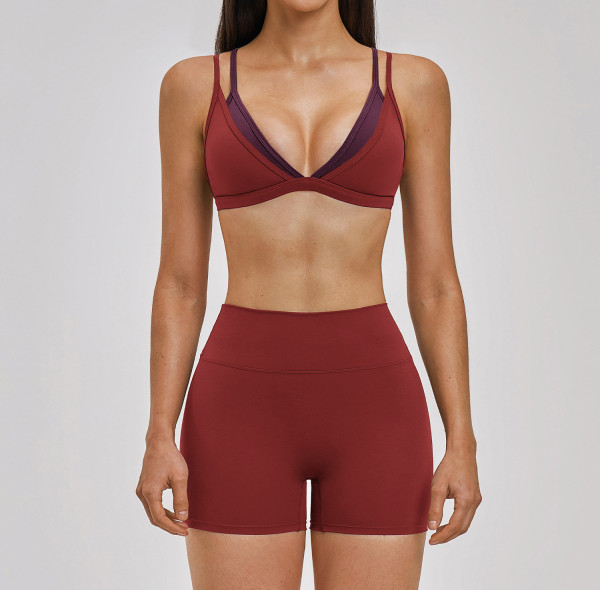 Custom Yoga Sets|Wholesale Wire-free sports set with thin, "naked-feel" triangle-cup bra