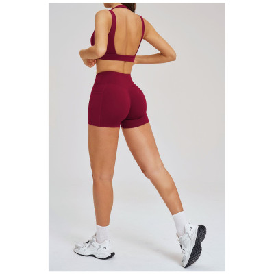Custom Yoga Sets|Wholesale Versatile, form-fitting yoga set for outdoor wear