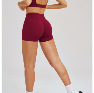 Custom Yoga Sets|Wholesale Versatile, form-fitting yoga set for outdoor wear
