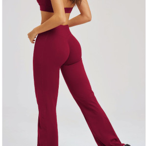 Custom Yoga Sets|Wholesale Fitted yoga set with a flattering back design and slight flare for yoga
