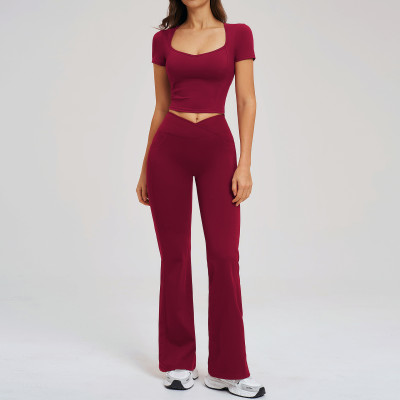 Custom Yoga Sets|Wholesale Stylish, form-fitting yoga set for outdoor running and exercise
