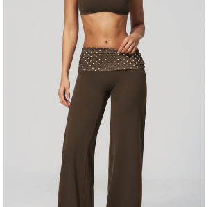 Custom Yoga Sets|Wholesale Fitness Set with Square Back, Casual and Stylish Fold-Up Waistband