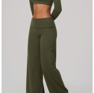 Custom Yoga Sets|Supplier of New Slim-Fit Athletic Set: High-Stretch Cropped Long-Sleeve Yoga Set