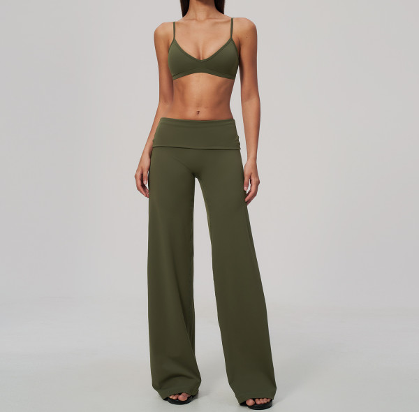 Custom Yoga Sets|Supplier of High-stretch yoga set featuring a strappy, open-back design