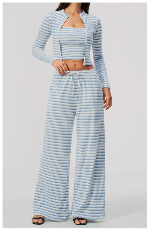 Custom Yoga Sets|Supplier of Striped Yoga Outfit Set –Comfortable Breathable Activewear for Fitness
