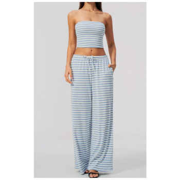 Custom Yoga Sets|Supplier of Sophisticated Yoga Set: Striped Casual Wide-Leg Pants Outfit