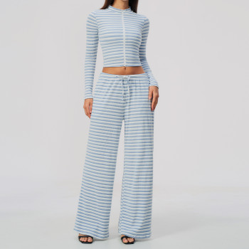 Custom Yoga Sets|Supplier of Yoga set zip-up mock neck  breathable fabric and wide-leg bottoms
