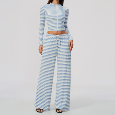 Custom Yoga Sets|Supplier of Yoga set zip-up mock neck  breathable fabric and wide-leg bottoms