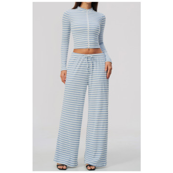 Custom Yoga Sets|Supplier of Yoga set zip-up mock neck  breathable fabric and wide-leg bottoms