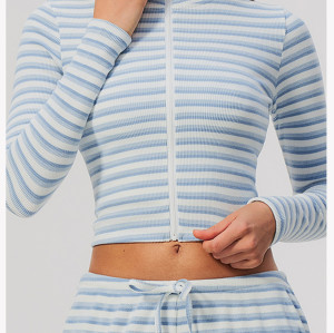 Custom Yoga Jackets | Wholesale New slim-fit striped fitness jacket with a stand-up collar.
