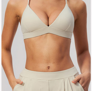 Custom Yoga bra|Wholesale V-neck form-fitting quick-dry yoga bra running or wearing as an outer top