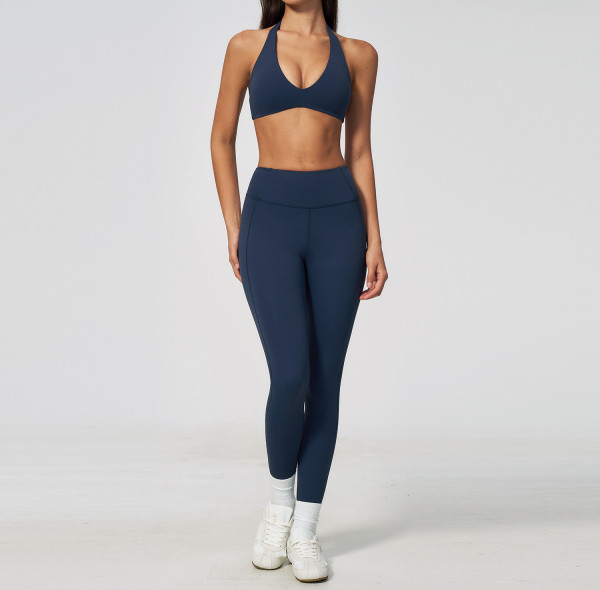 Custom Yoga Sets|Supplier of Women's Yoga Set: Halter-Neck, Deep-V, Push-Up, Open-Back Outerwear