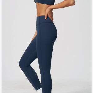 Custom Yoga Sets|Supplier of Women's Yoga Set: Halter-Neck, Deep-V, Push-Up, Open-Back Outerwear