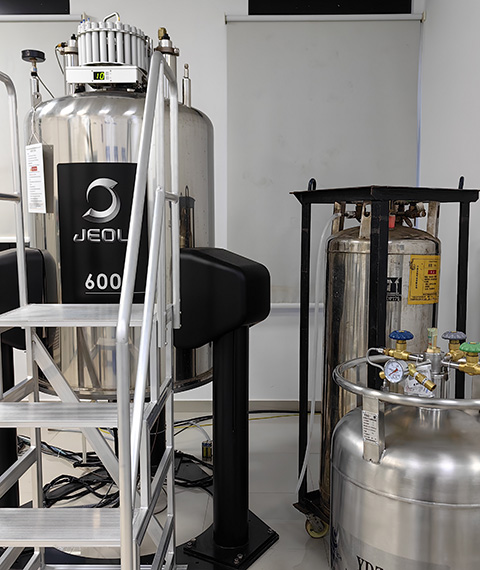 JEOL NMR spectrometer_liquid nitrogen generator