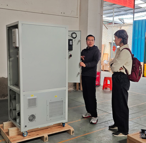 Présentation du générateur LN2 sur site au professeur de HKUST pour le projet Madagascar