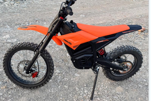 Gas vs Electric Dirt Bikes: A 2025 B2B Buyers Guide